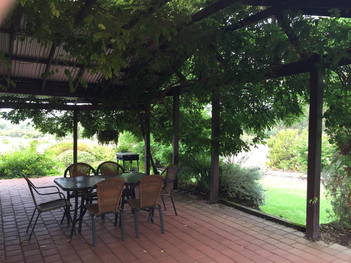 Silversprings Spa Retreat Pet Friendly Cottages And Glampings Metricup Extérieur photo